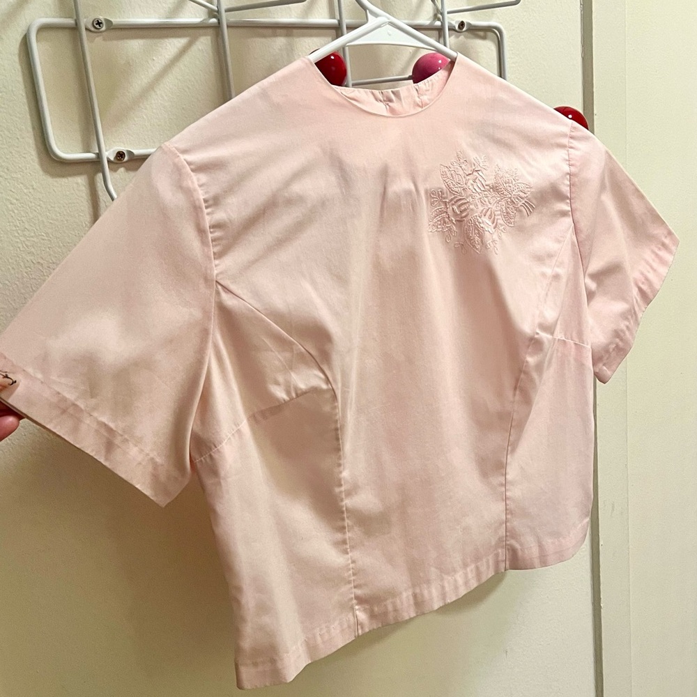 50s Vintage 🌺 Hand-Embroidered Blouse - Picture 2 of 5